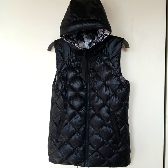 Lululemon The Fluffiest Vest in Black/Ziggy Snake Butter Pink Black - Picture 3 of 7